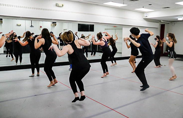 Students at Kingswood Oxford participate in an award-winning dance program and workshop with professional choreographers