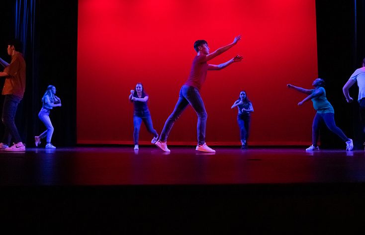 Students at Kingswood Oxford participate in an award-winning dance program and workshop with professional choreographers