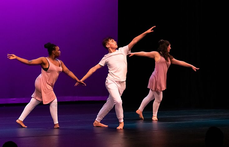 Students at Kingswood Oxford participate in an award-winning dance program and workshop with professional choreographers