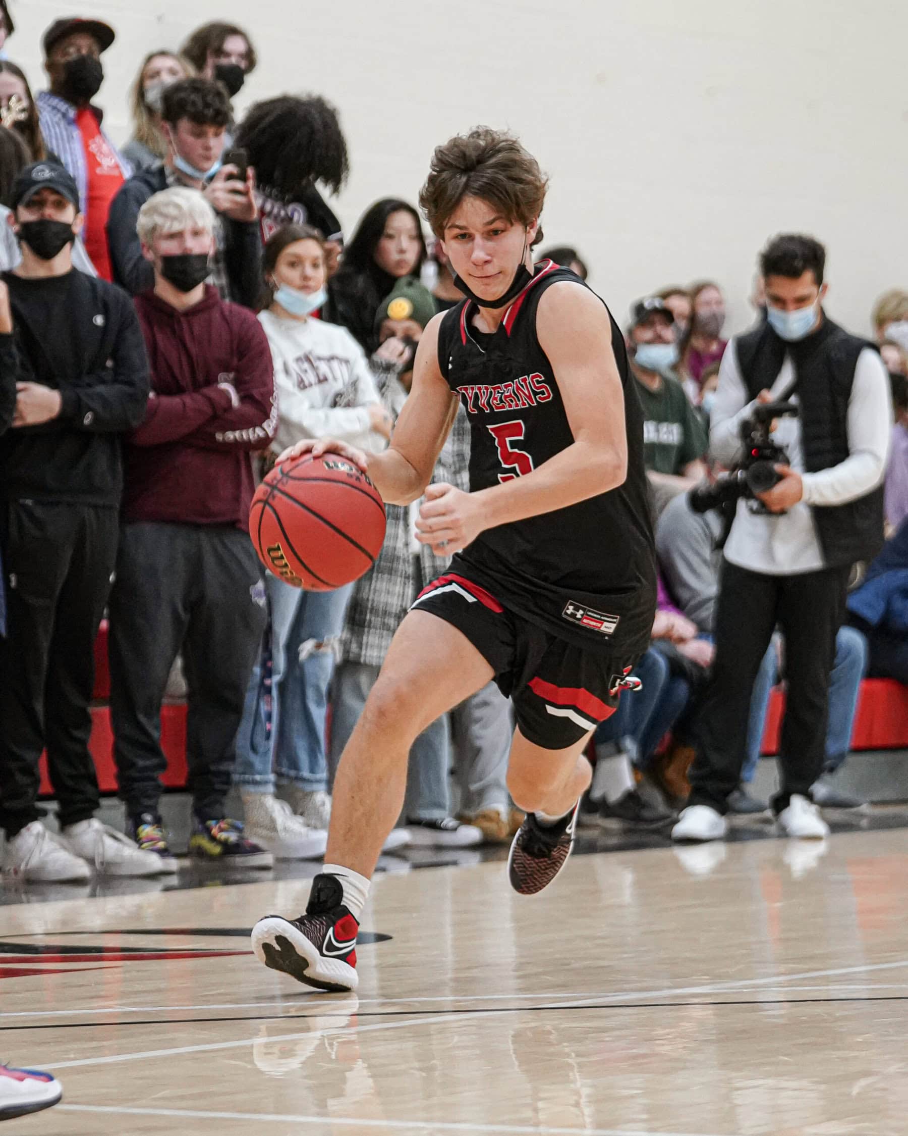 basketball boys varsity Kingswood Oxford boys varsity basketball competes with grit